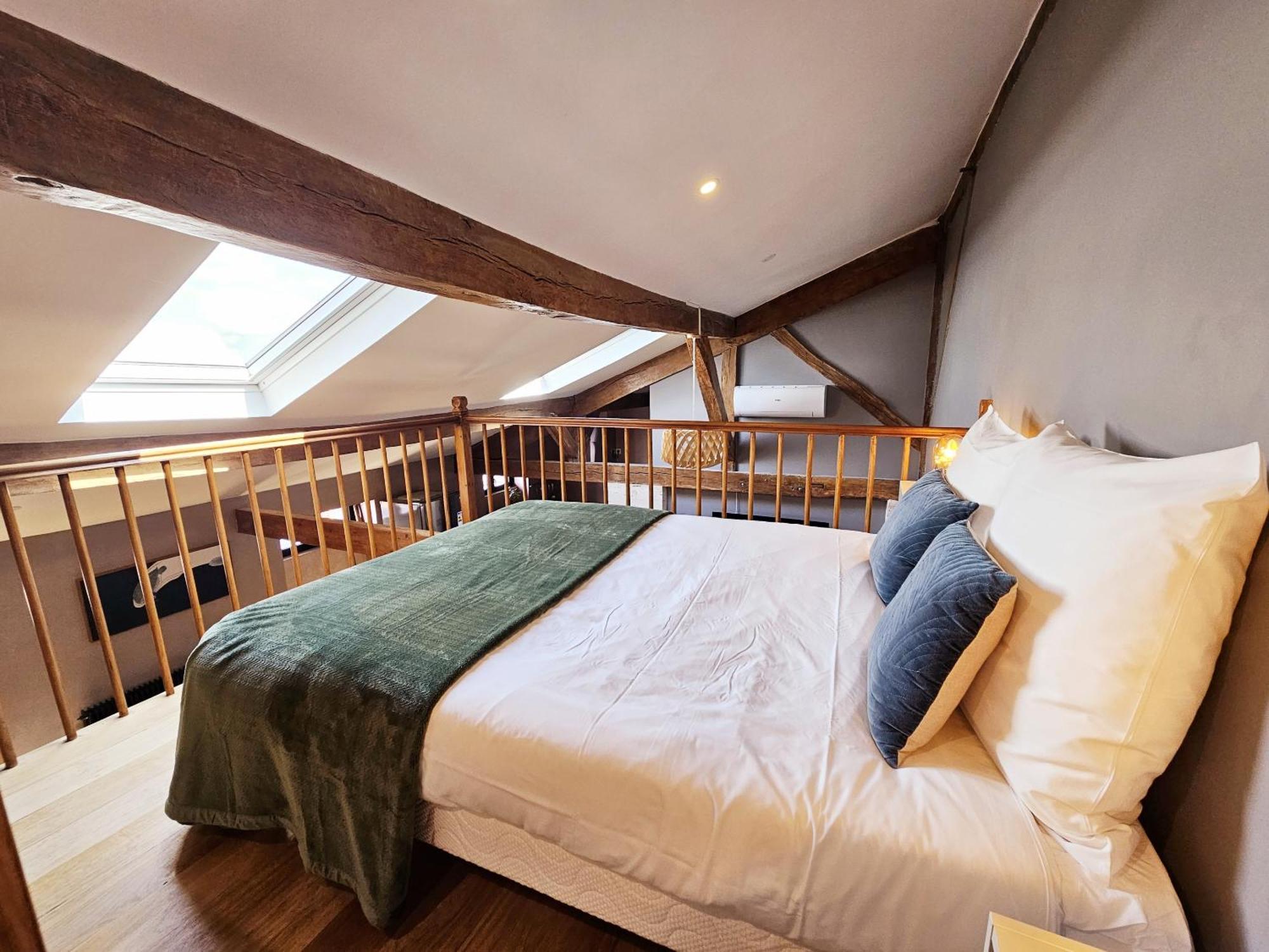 Meubles De L'Arsenal Coeur De Ville ! Angoulême Zimmer foto