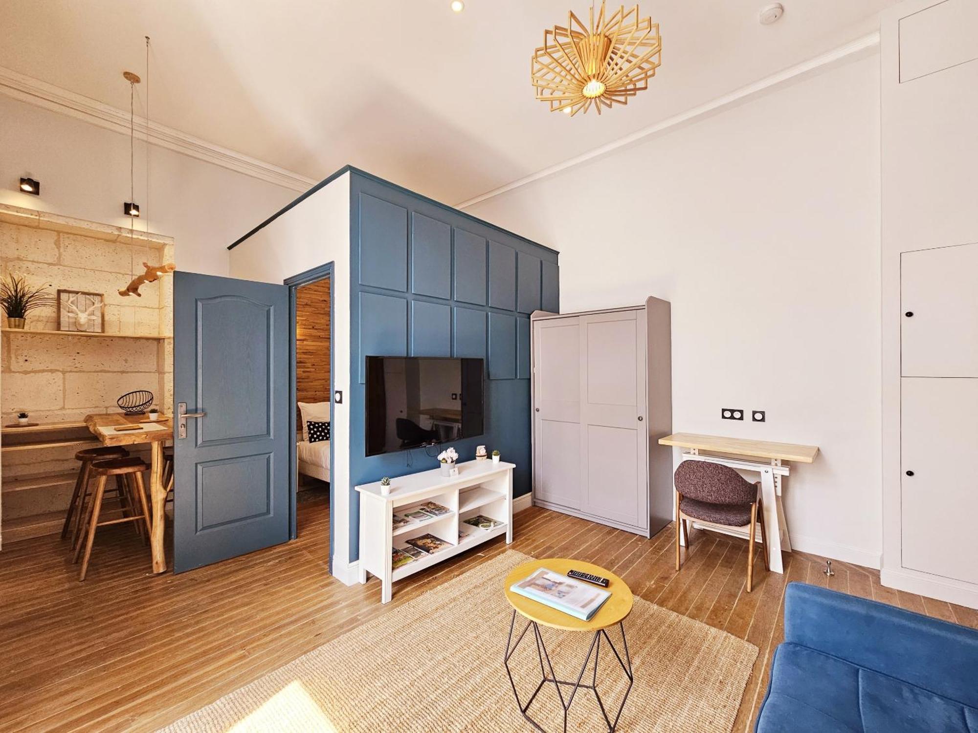 Meubles De L'Arsenal Coeur De Ville ! Angoulême Zimmer foto
